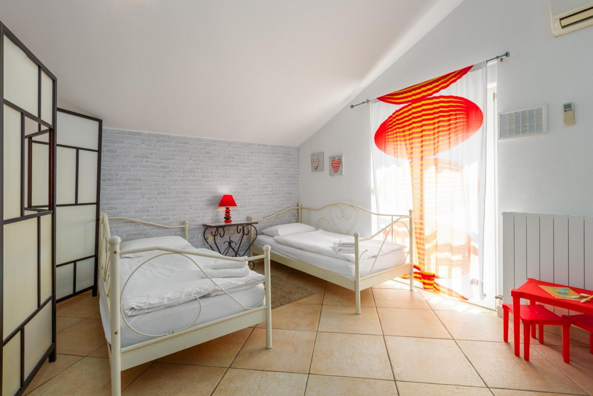 Trbovic Peaceful With Free Parking, Pet-friendly, And Bike Storage In Apartmán *