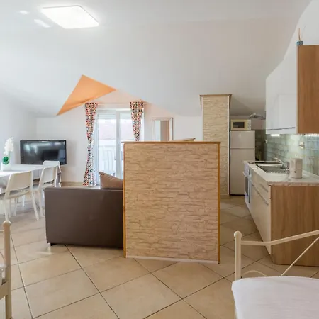 Trbovic Apartments Peaceful Stay With Free Parking, Pet-Friendly, And Bike Storage In Umag Exterior photo