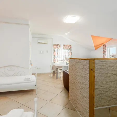 Trbovic Apartments Peaceful Stay With Free Parking, Pet-Friendly, And Bike Storage In Umag Exterior photo