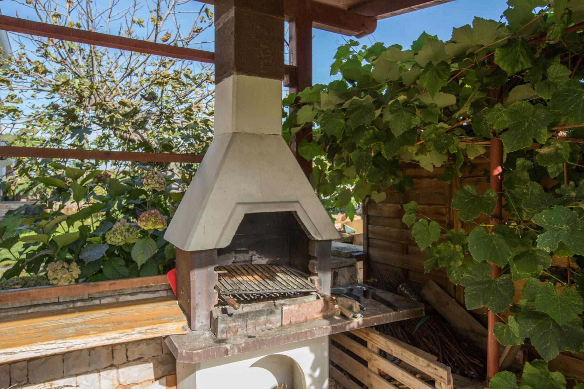 Apartament Trbovic Peaceful With Free Parking, Pet-friendly, And Bike Storage In