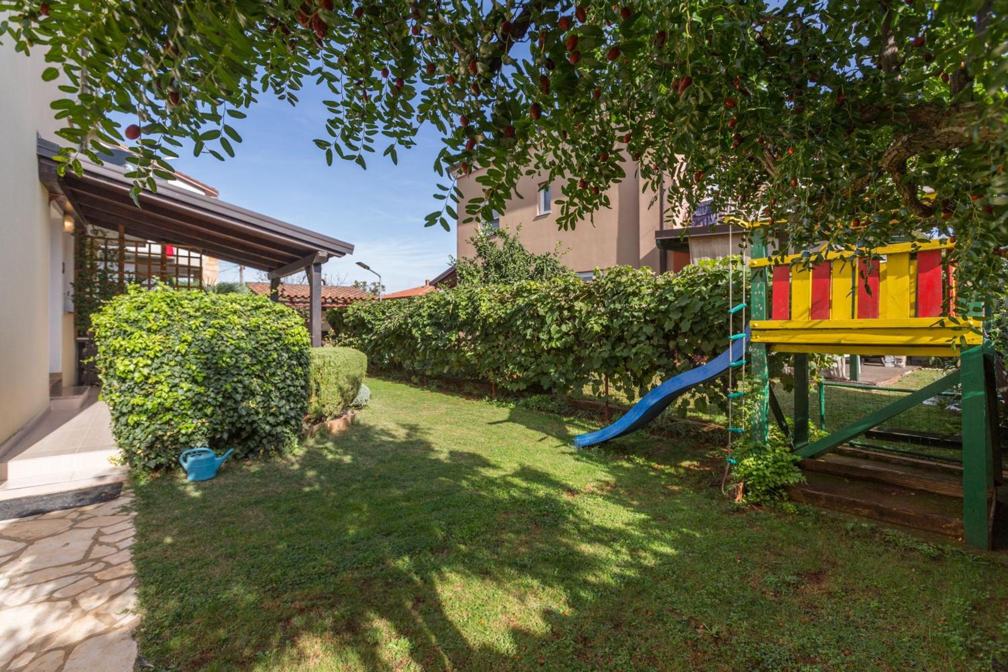 Appartement Trbovic Peaceful With Free Parking, Pet-friendly, And Bike Storage In Umag