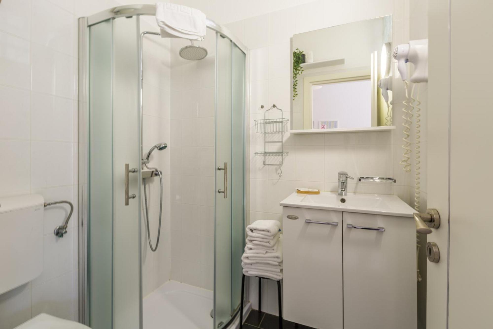 Trbovic Peaceful With Free Parking, Pet-friendly, And Bike Storage In