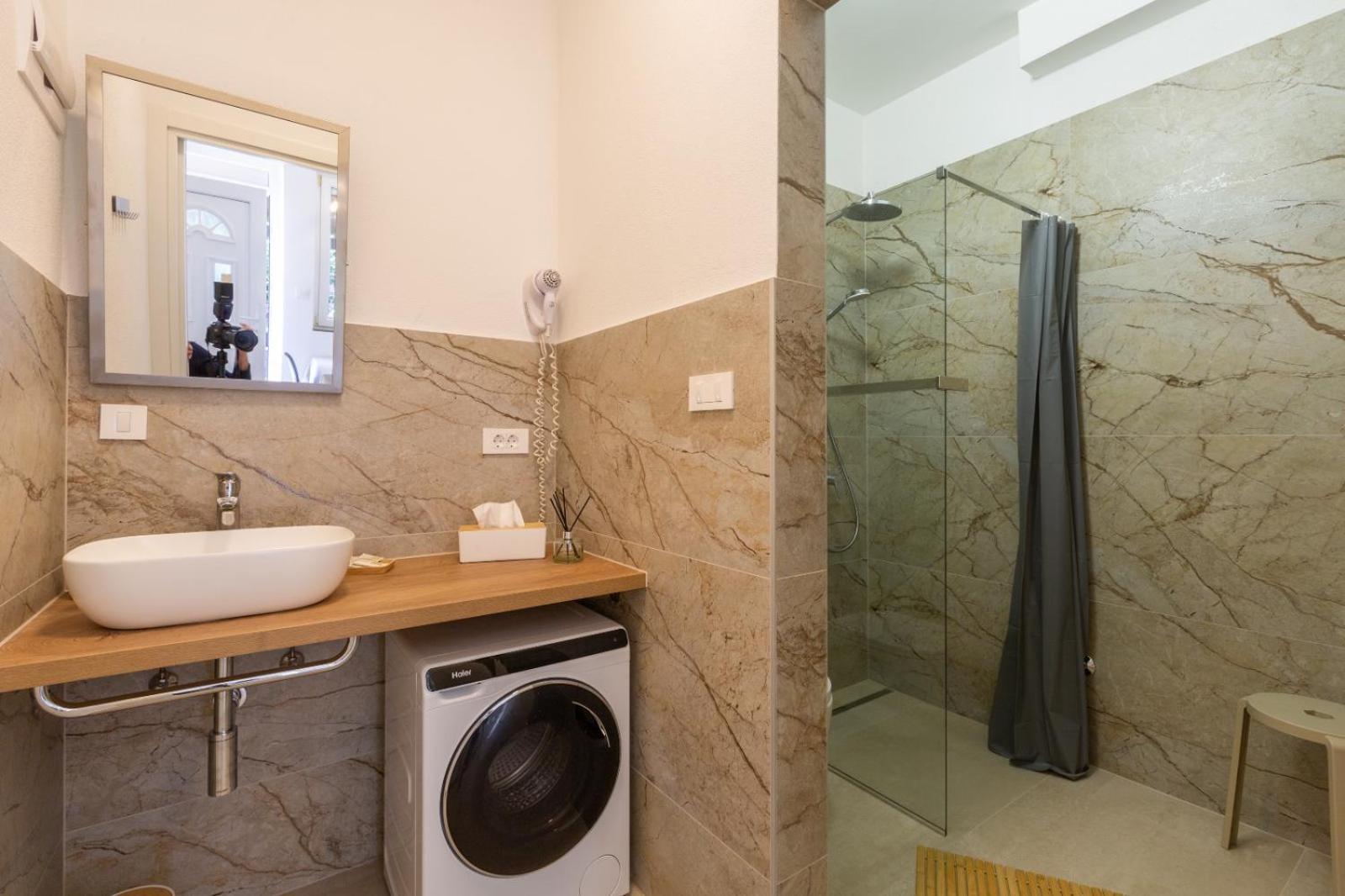 Trbovic Peaceful With Free Parking, Pet-friendly, And Bike Storage In * Umag