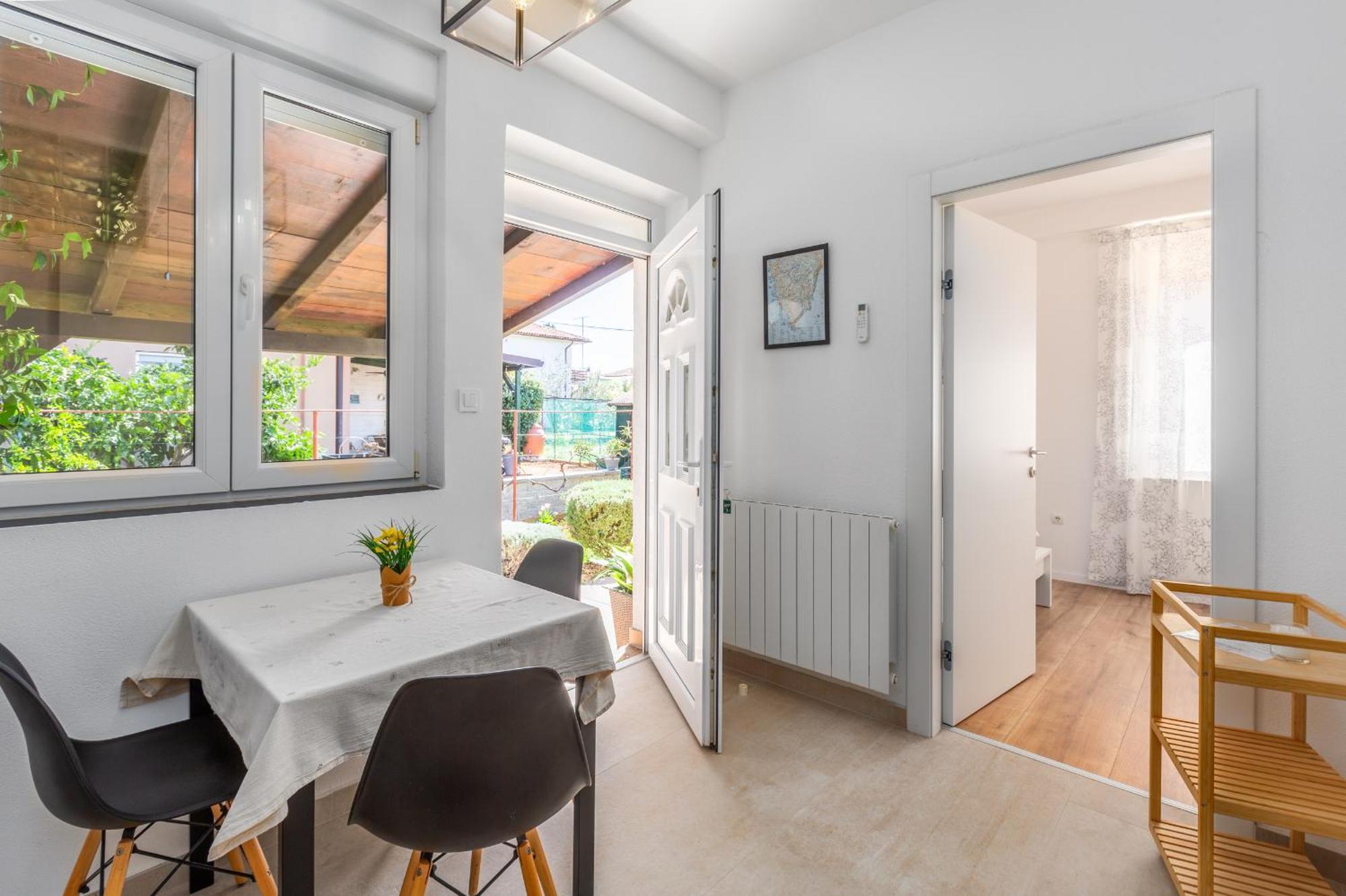 Trbovic Peaceful With Free Parking, Pet-friendly, And Bike Storage In Apartment *