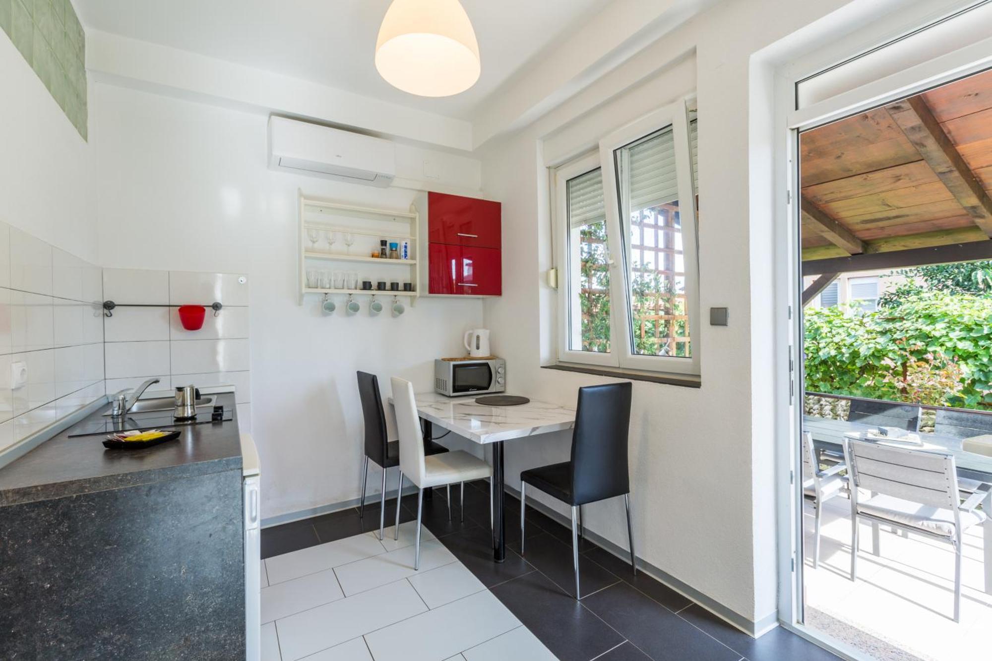 Trbovic Peaceful With Free Parking, Pet-friendly, And Bike Storage In Apartment Umag