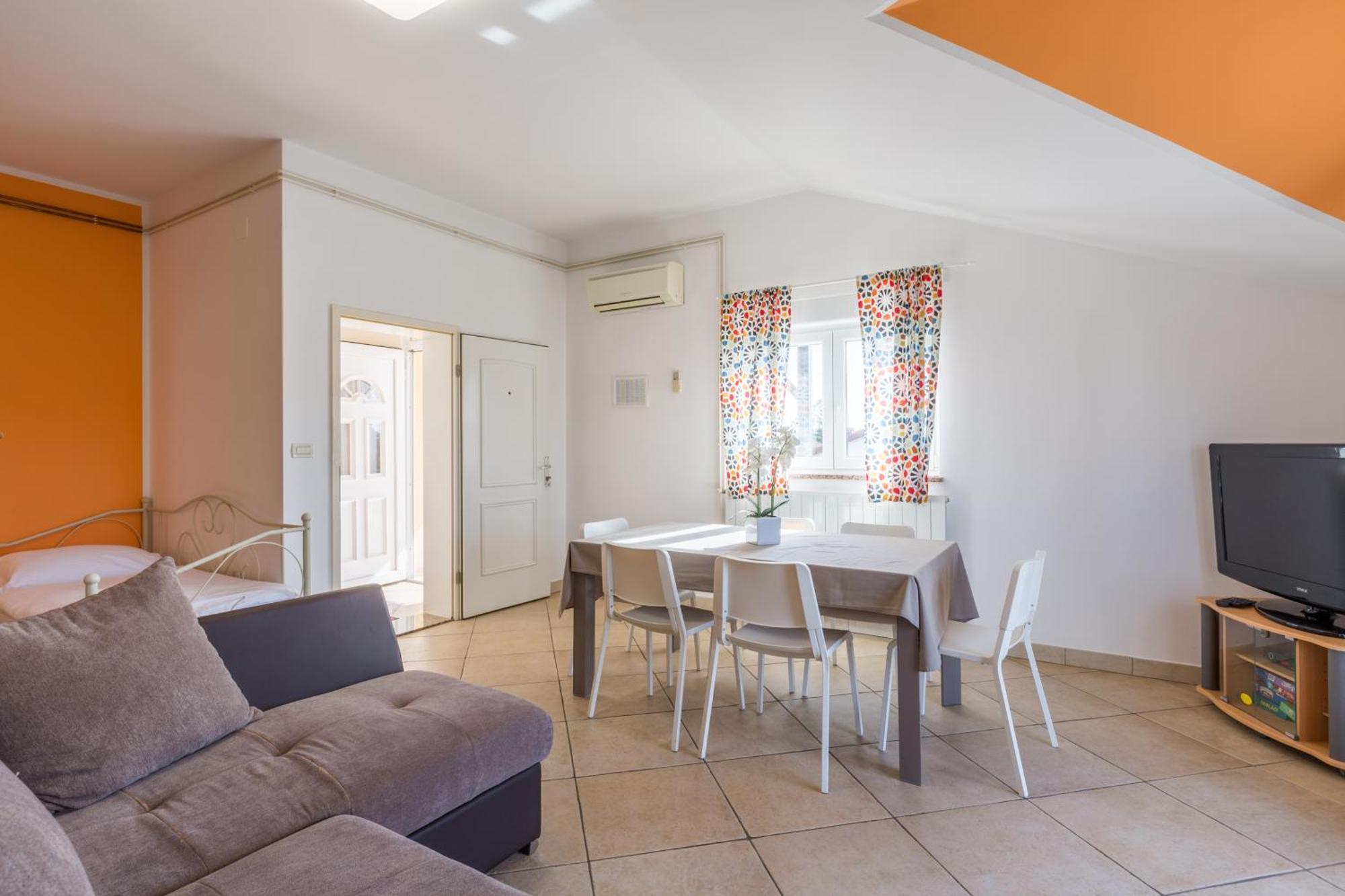 Trbovic Peaceful With Free Parking, Pet-friendly, And Bike Storage In Apartment Umag