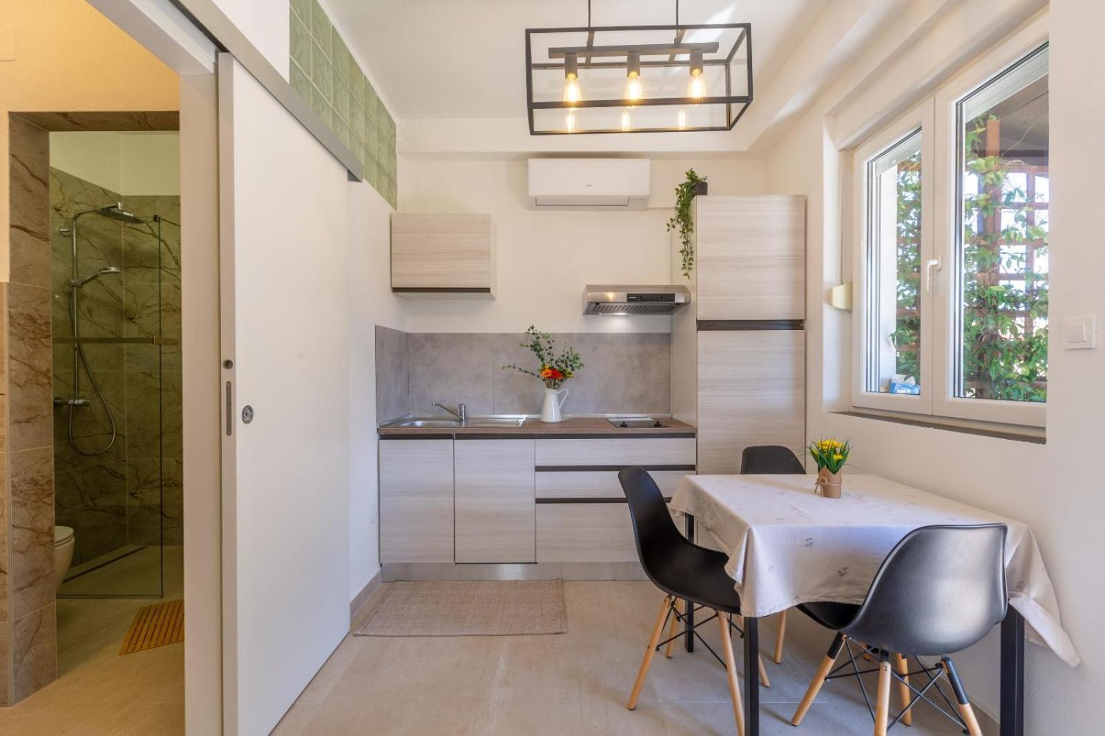 Trbovic Peaceful With Free Parking, Pet-friendly, And Bike Storage In Apartment *